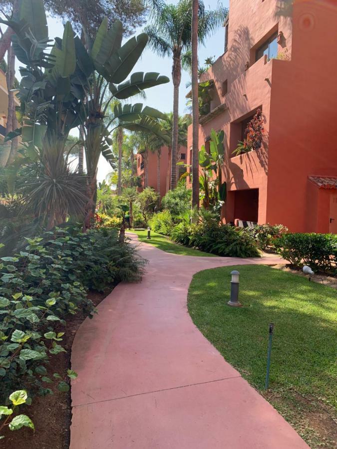 Beachside Apartment In Marbella Esterno foto