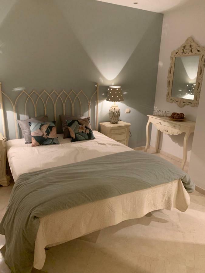 Beachside Apartment In Marbella Esterno foto