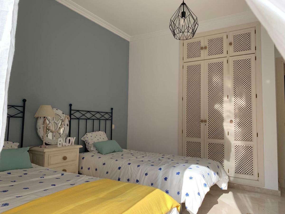 Beachside Apartment In Marbella Esterno foto