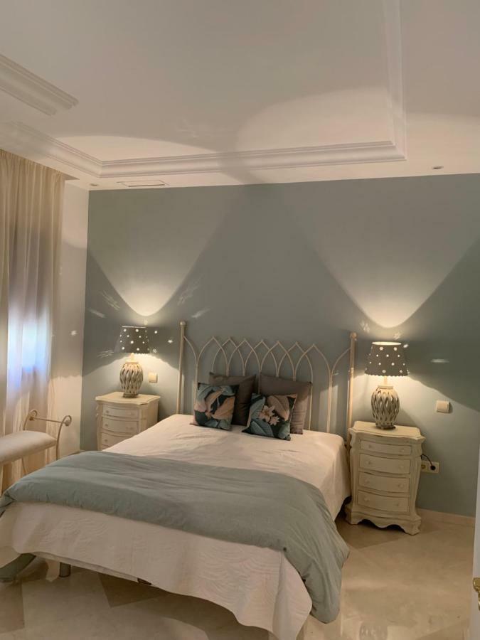 Beachside Apartment In Marbella Esterno foto